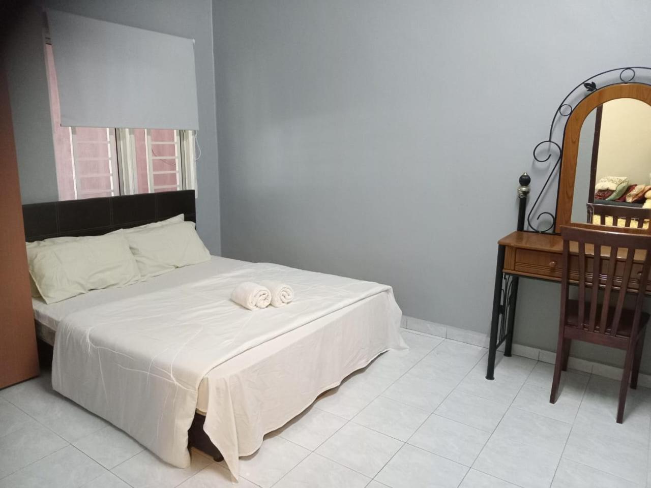 אלור סטאר Ria Homestay & Kolam מראה חיצוני תמונה